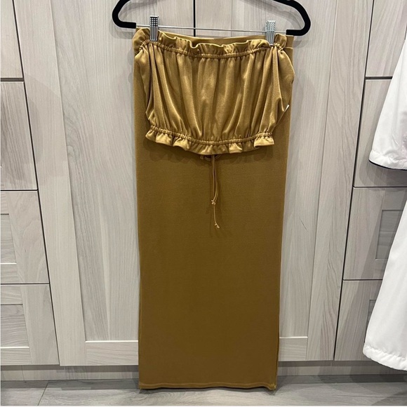 Two piece gold skirt set - Picture 1 of 3